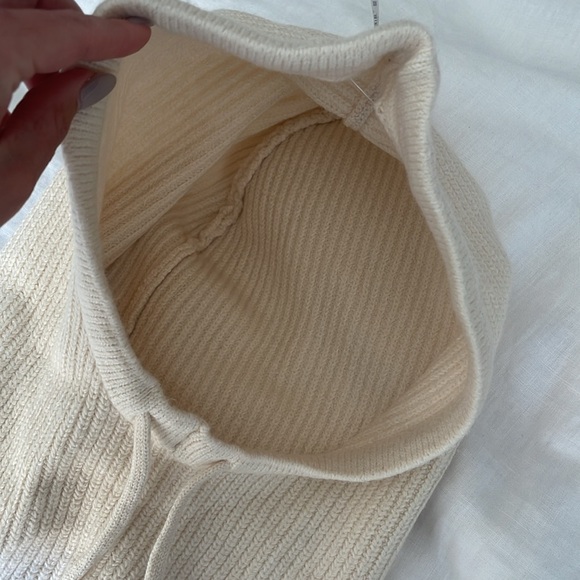Old Navy Rib-Knit Cream Winter Balaclava - Picture 2 of 5